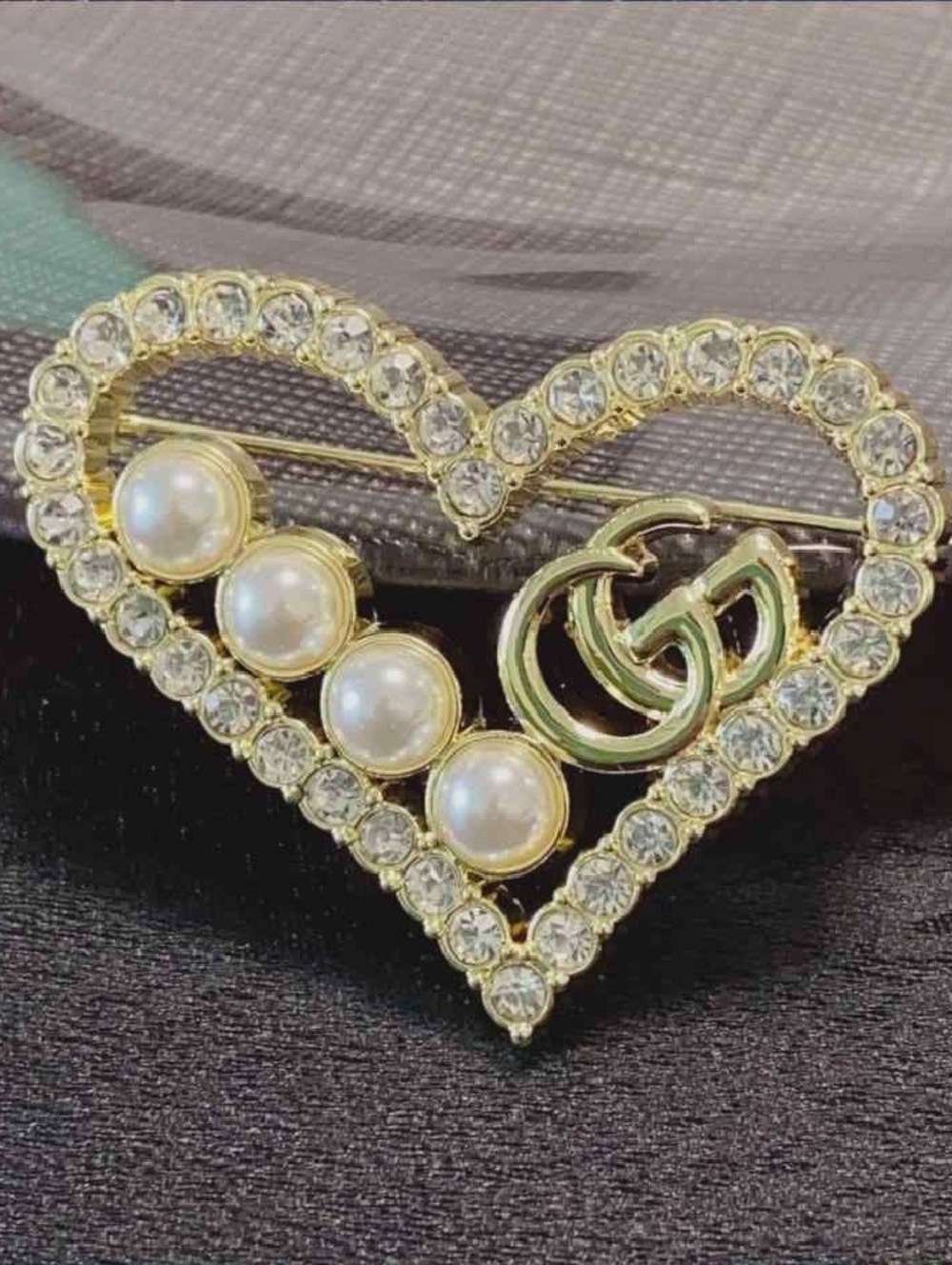 Gucci Gold Heart Brooch with Pearls and Interlocking G - Picture 5 of 9